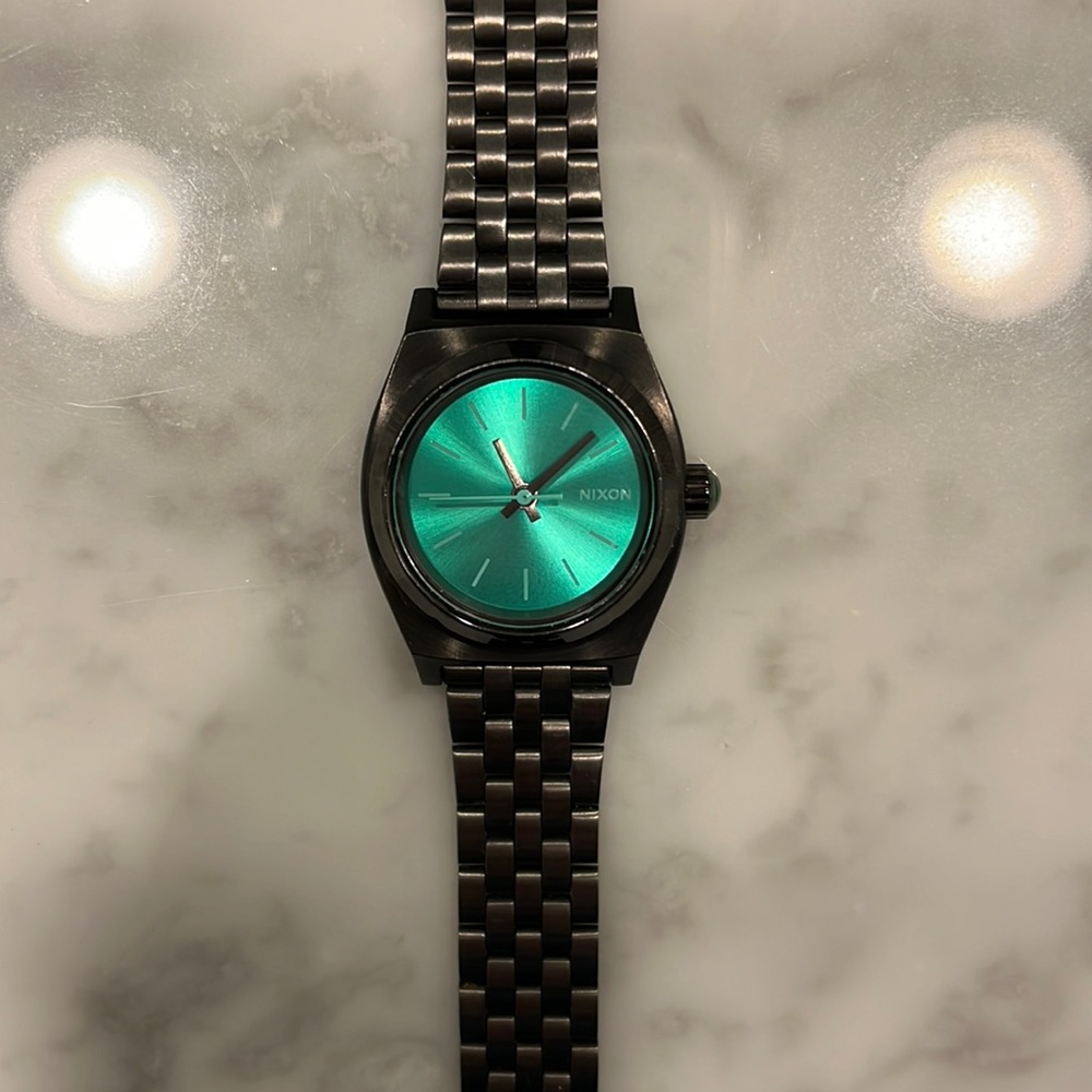 Nixon watch